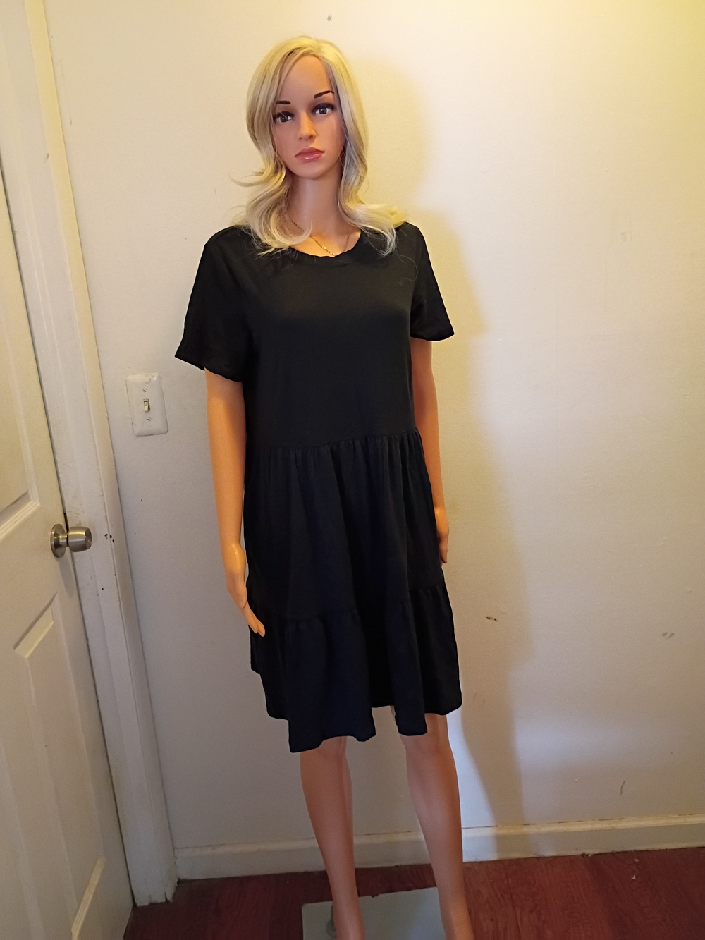 *NWT* GAP Black Short-Sleeve Tiered Mini Dress